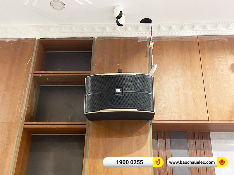 Với mức đầu tư hợp lý, các kỹ thuật viên tại Bảo Châu Elec đã tư vấn, lắp đặt bộ dàn karaoke phù hợp nhất cho anh Hải tại Cần Thơ. Bộ dàn được phối ghép các thiết bị từ thương hiệu JBL, BIK, BKSound,… đáp ứng mọi tiêu chuẩn âm thanh, phục vụ nhu cầu giải trí tiện lợi của gia đình.