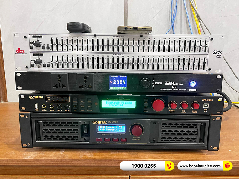 Với mức đầu tư hợp lý, các kỹ thuật viên tại Bảo Châu Elec đã tư vấn, lắp đặt bộ dàn karaoke phù hợp nhất cho anh Hải tại Cần Thơ. Bộ dàn được phối ghép các thiết bị từ thương hiệu JBL, BIK, BKSound,… đáp ứng mọi tiêu chuẩn âm thanh, phục vụ nhu cầu giải trí tiện lợi của gia đình.