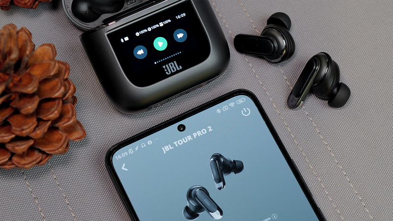 Đ&aacute;nh gi&aacute; tai nghe JBL Tour Pro 2