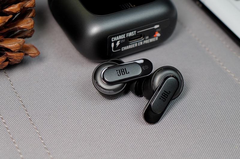 Đ&aacute;nh gi&aacute; tai nghe JBL Tour Pro 2