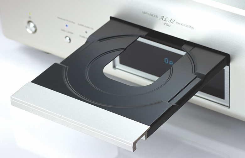 Khoang đĩa của Đầu Denon DCD-2500AE chống rung