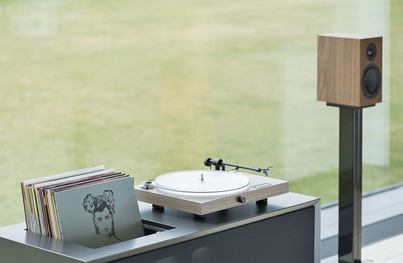 M&acirc;m đĩa than Pro-Ject Juke Box S2