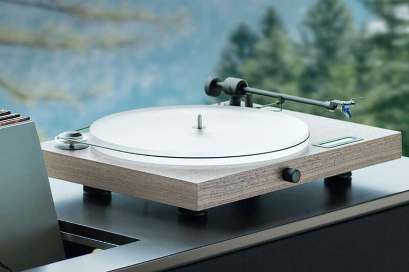M&acirc;m đĩa than Pro-Ject Juke Box S2