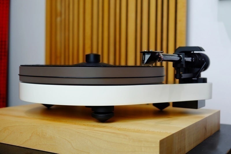 M&acirc;m đĩa than Pro-Ject RPM 5 Carbon