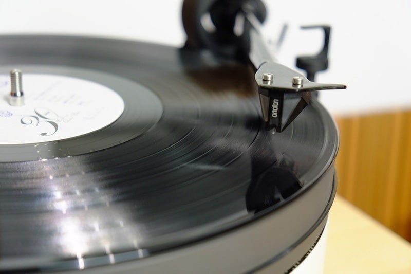 M&acirc;m đĩa than Pro-Ject RPM 5 Carbon