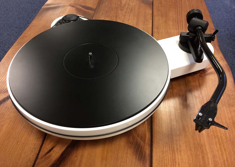 M&acirc;m đĩa than Pro-Ject RPM 3 Carbon