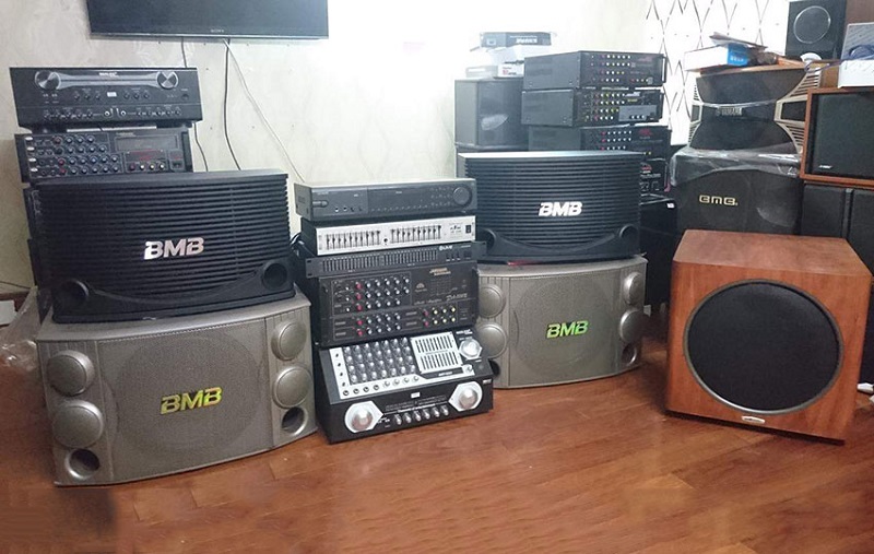 D&agrave;n karaoke b&atilde;i qua sử dụng