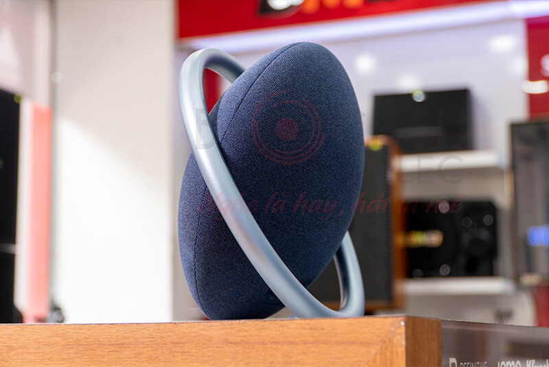 Loa Harman Kardon Onyx Studio 7