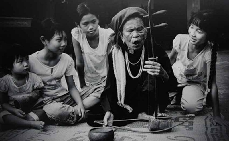 Hát xẩm là gì? Có nguồn gốc từ đâu? Đặc điểm nghệ thuật hát xẩm