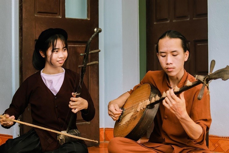 Hát xẩm là gì? Có nguồn gốc từ đâu? Đặc điểm nghệ thuật hát xẩm