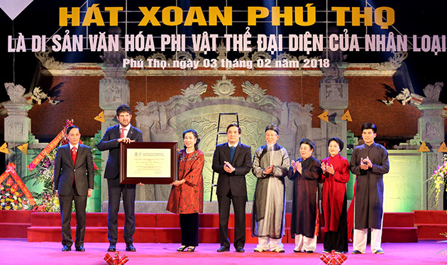 Hát xoan là gì? Nguồn gốc từ đâu? Đặc điểm của nghệ thuật hát xoan