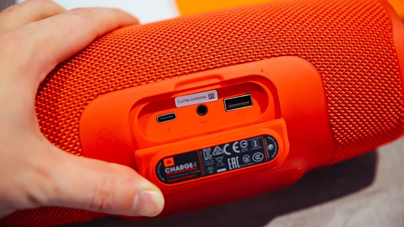 loa jbl charge 4 kết nối dễ d&agrave;ng