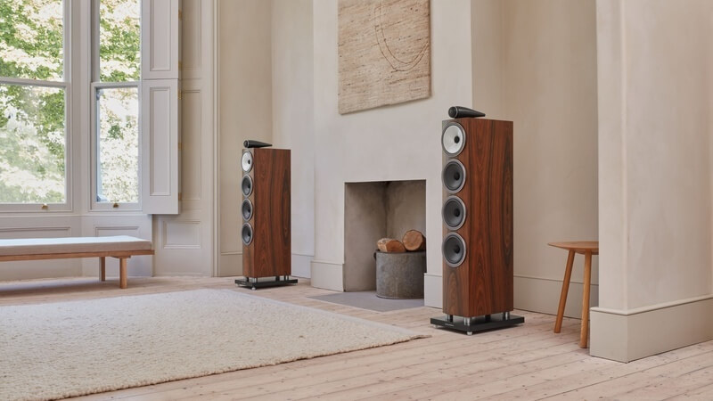 Loa B&W 702 S3