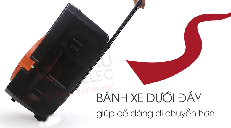 Trang bị b&aacute;nh xe ph&iacute;a dưới gi&uacute;p di chuyển dễ d&agrave;ng