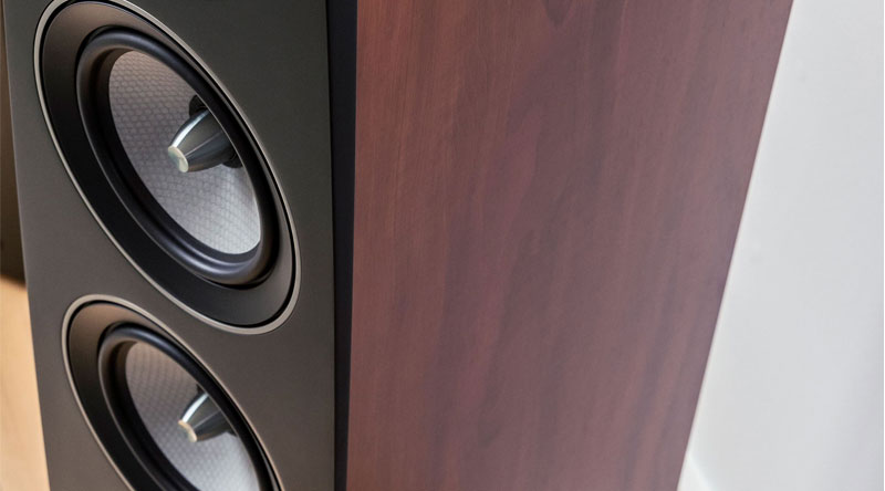 Củ bass v&agrave; củ mid của loa nghe nhạc Jamo C97 II