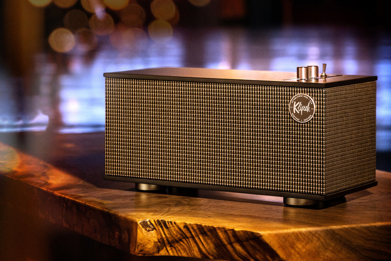 Loa Klipsch The One II phù hợp để đặt ở nhiều không gian khác nhau