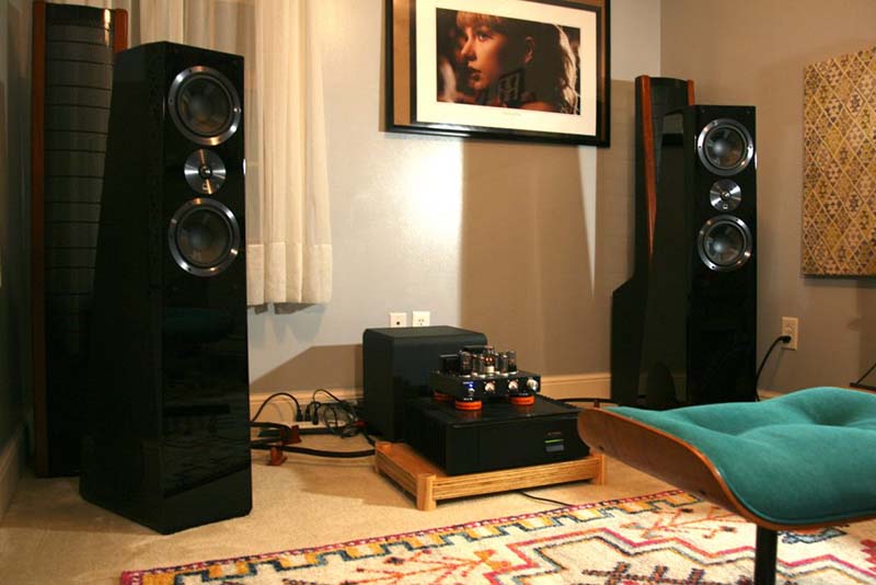 Loa cột SVS Ultra Tower 