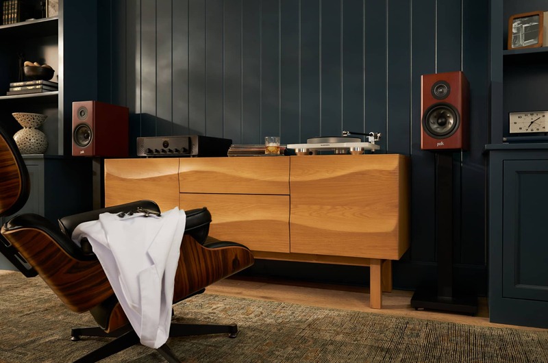 Loa Polk Audio Reserve R200AE