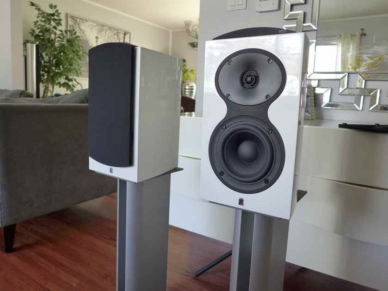 Loa Revel Performa3 M105