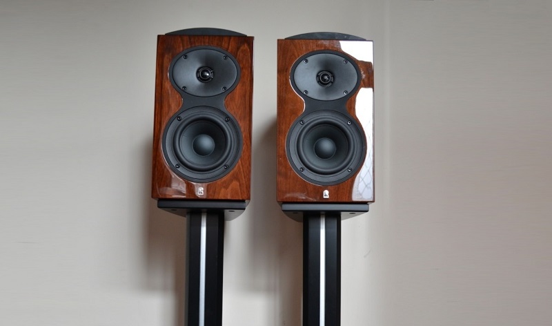 Loa Revel Performa3 M105