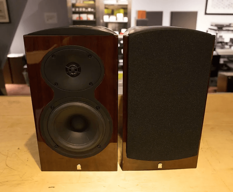 Loa Revel Performa3 M106