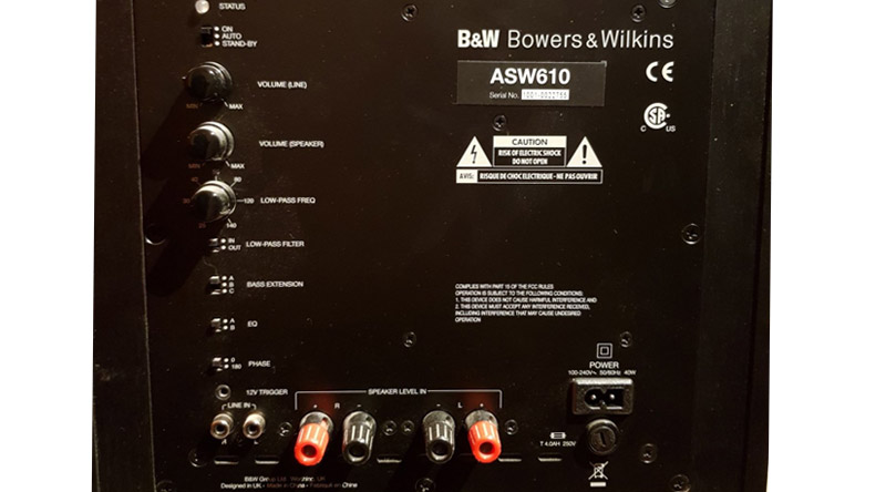 Loa sub B&W ASW610 hệ thống cổng kết nối đa dạng 
