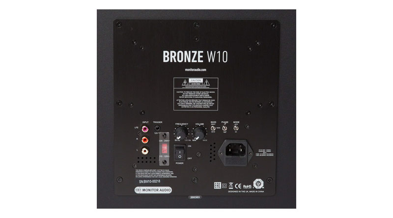 Loa sub Monitor Audio W10 hệ thống cổng kết nối đa dạng