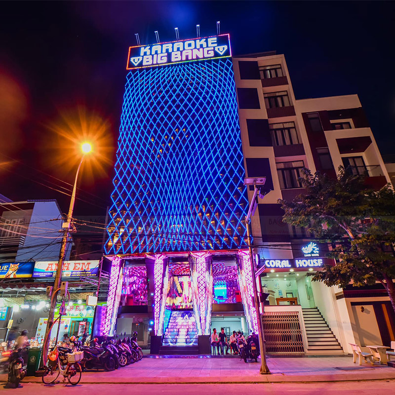 Mẫu thiết kế mặt tiền quán karaoke đẹp