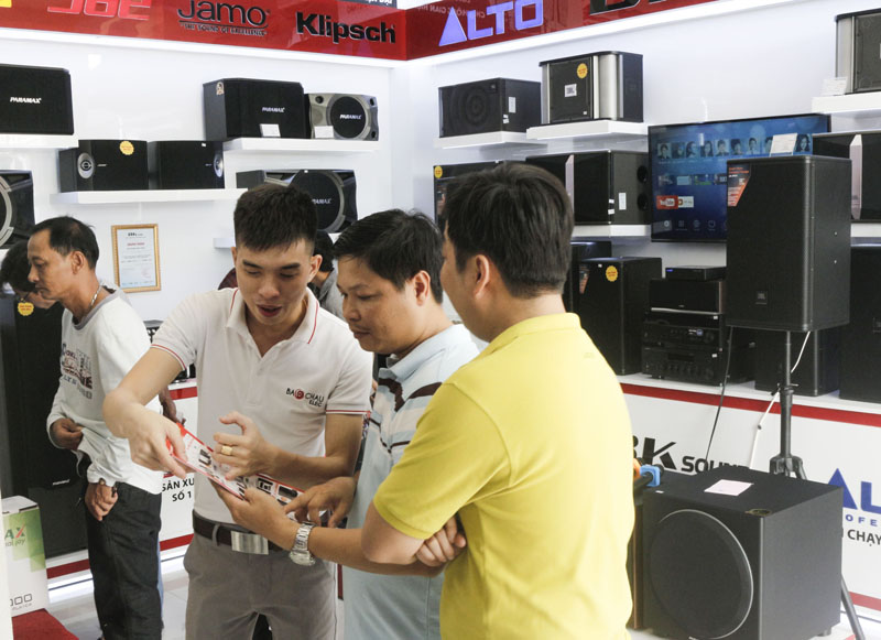 những lưu &yacute; khi mua d&agrave;n karaoke trả g&oacute;p