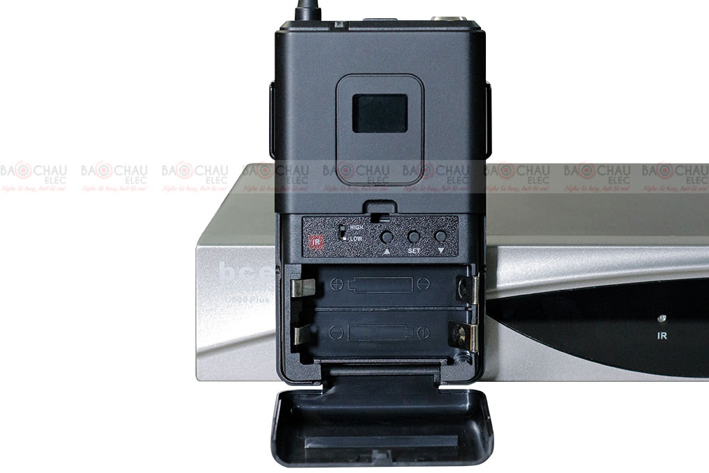 Micro kh&ocirc;ng d&acirc;y c&agrave;i tai BCE U900 Plus