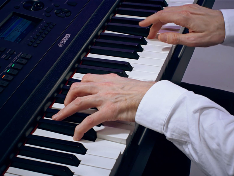 Đàn Piano Yamaha DGX-670