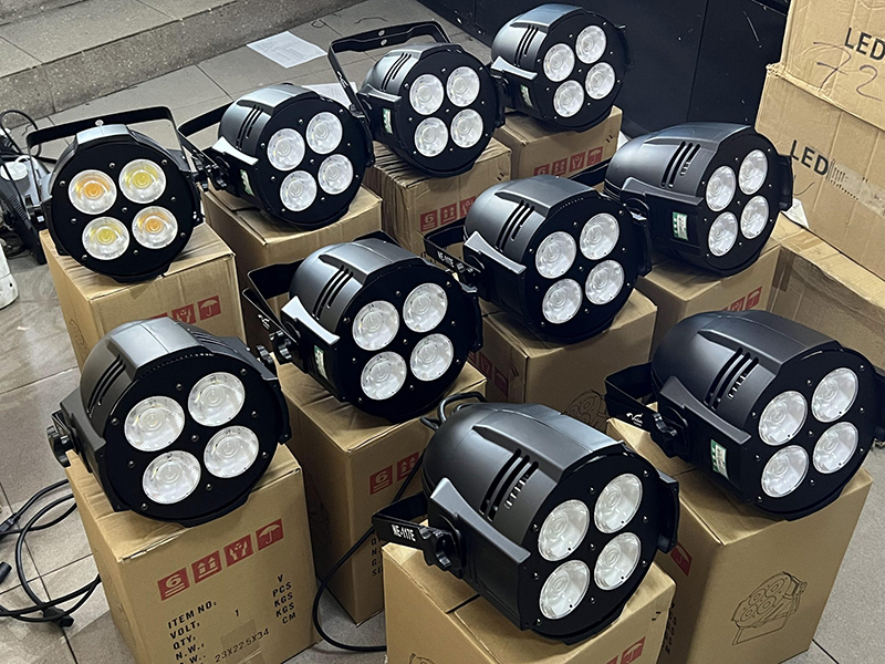Đèn Pha 4 Bóng 3 Chế Độ 200W NE 117E