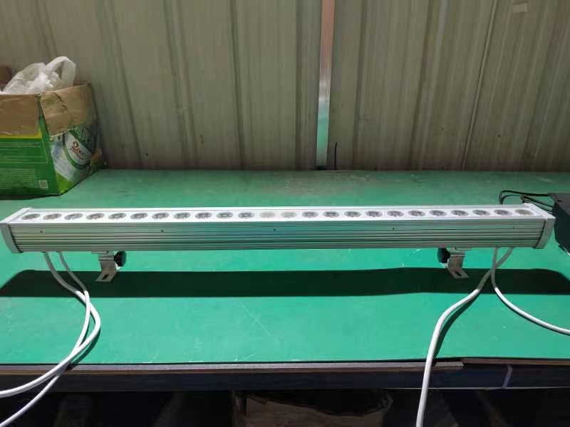 Đèn thanh 1m 24x3w ngoài trời