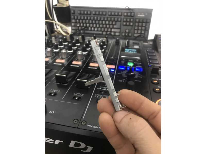 Bàn DJ bị ngập nước? Đâu là cách khắc phục hiệu quả nhất