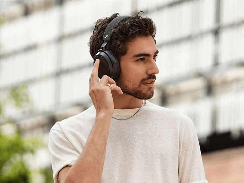 Tai nghe Sennheiser Momentum 4