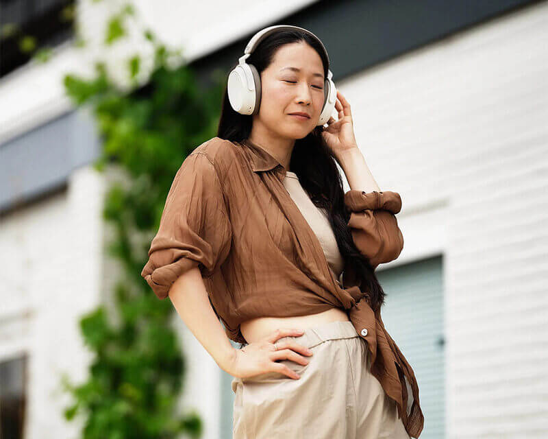 Tai nghe Sennheiser Momentum 4