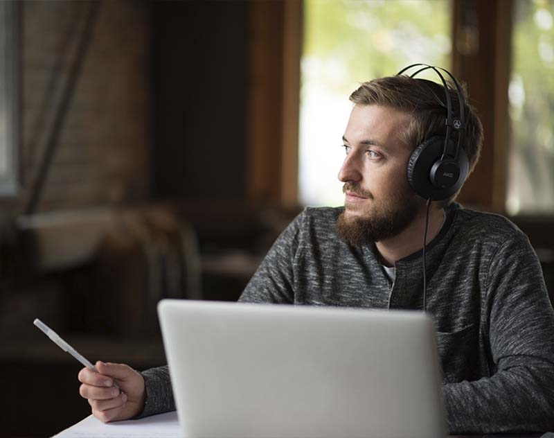 Tai nghe AKG K52 