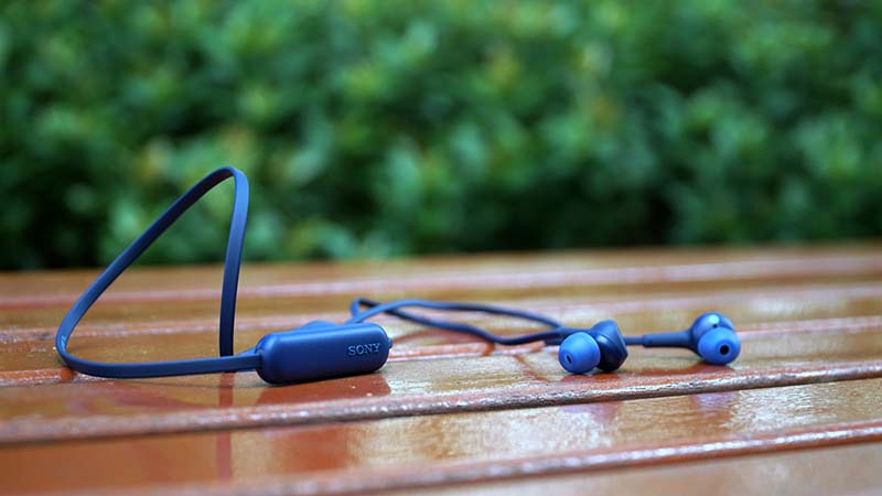 Tai nghe Sony WI-XB400