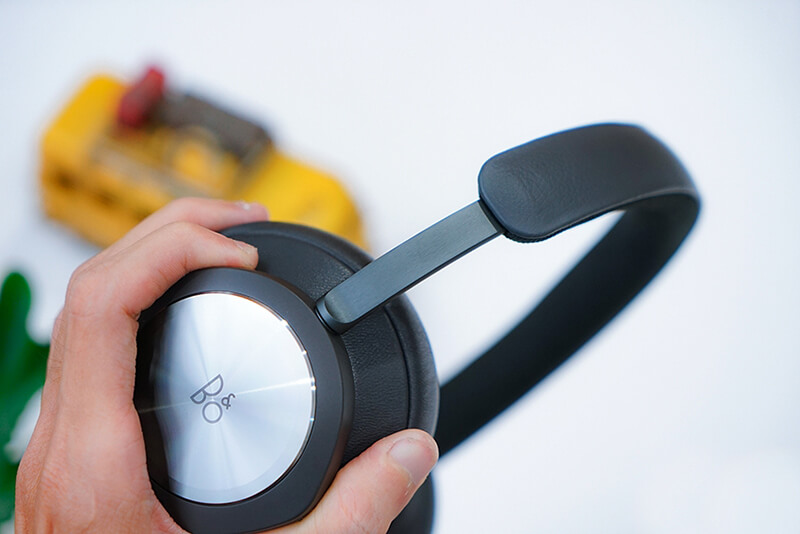 Tai nghe Gamming không dây B&O Beoplay Portal