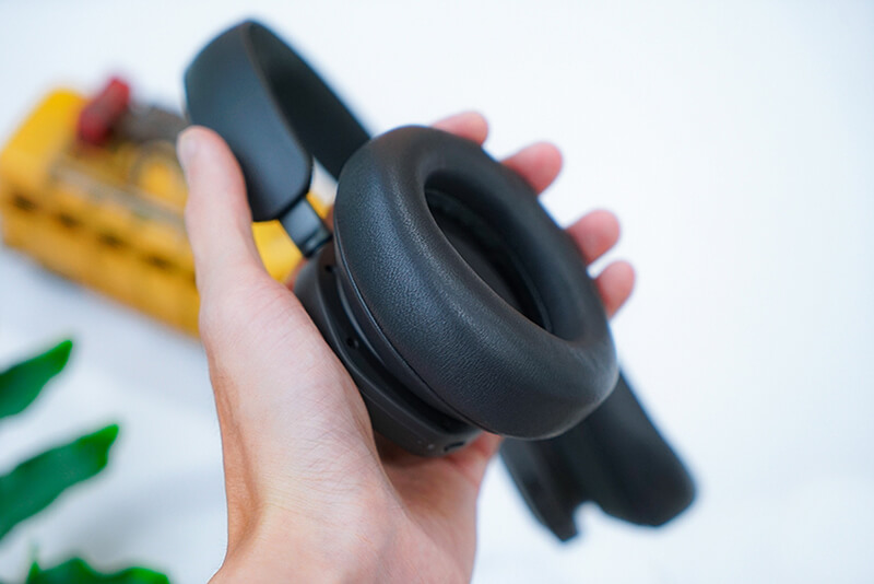 Tai nghe Gamming không dây B&O Beoplay Portal