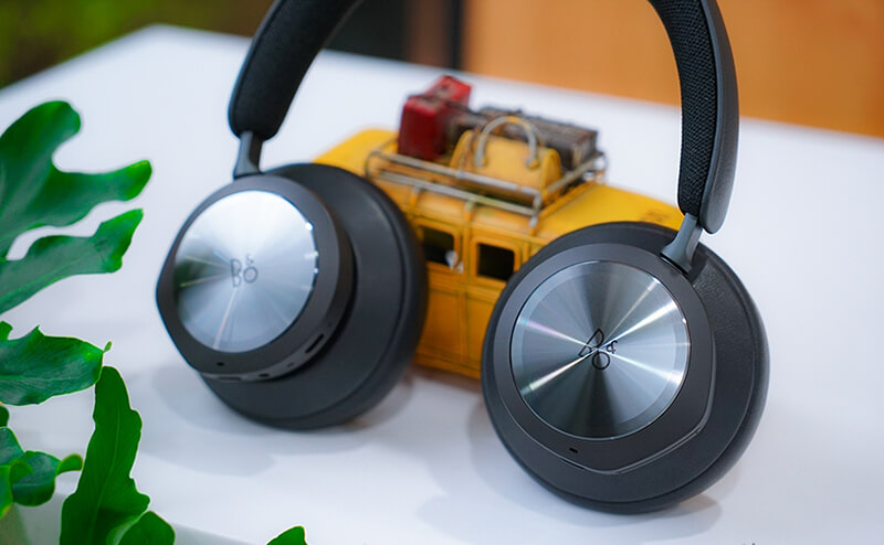 Tai nghe Gamming không dây B&O Beoplay Portal