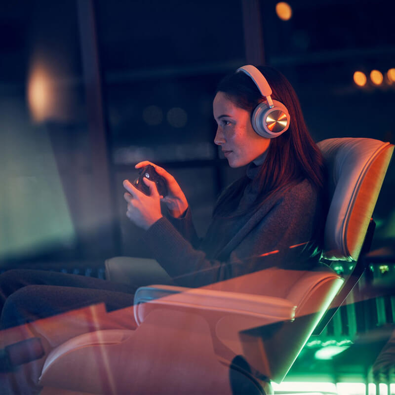 Tai nghe Gamming không dây B&O Beoplay Portal