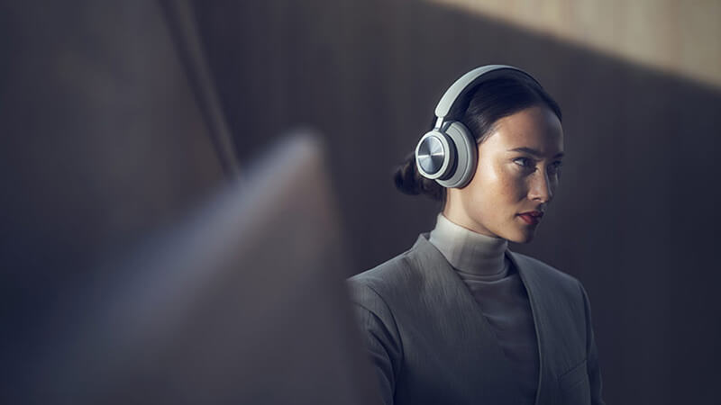 Tai nghe Gamming không dây B&O Beoplay Portal