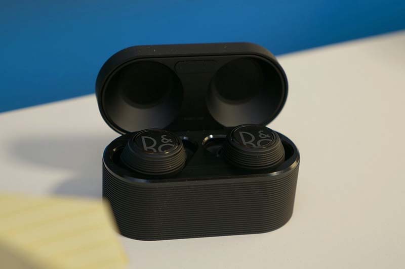 Tai nghe True Wireless B&O Beoplay E8 Sport 