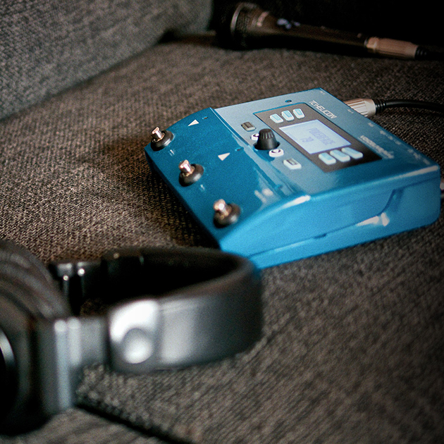 Bộ xử lý giọng hát TC Helicon VOICELIVE PLAY Harmony
