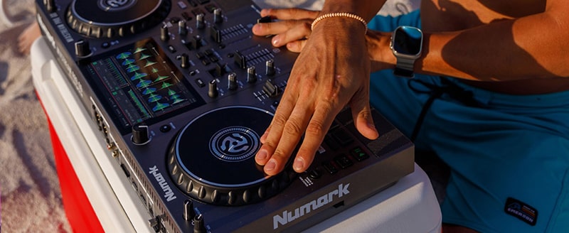 B&agrave;n DJ Numark Mixstream Pro Go