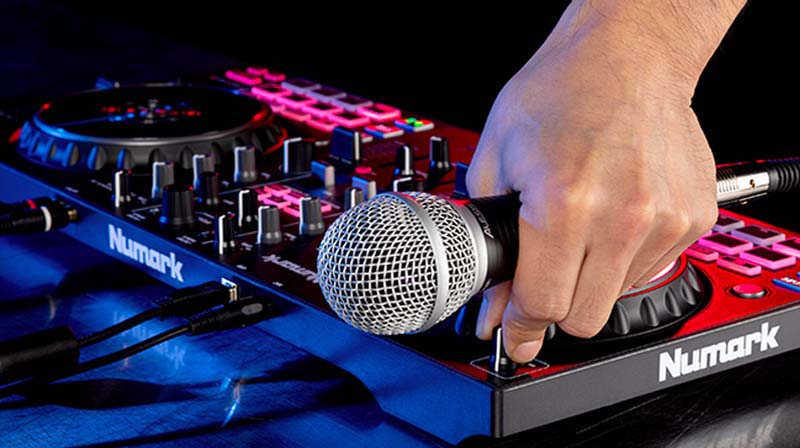 B&agrave;n DJ Numark Mixtrack Pro FX