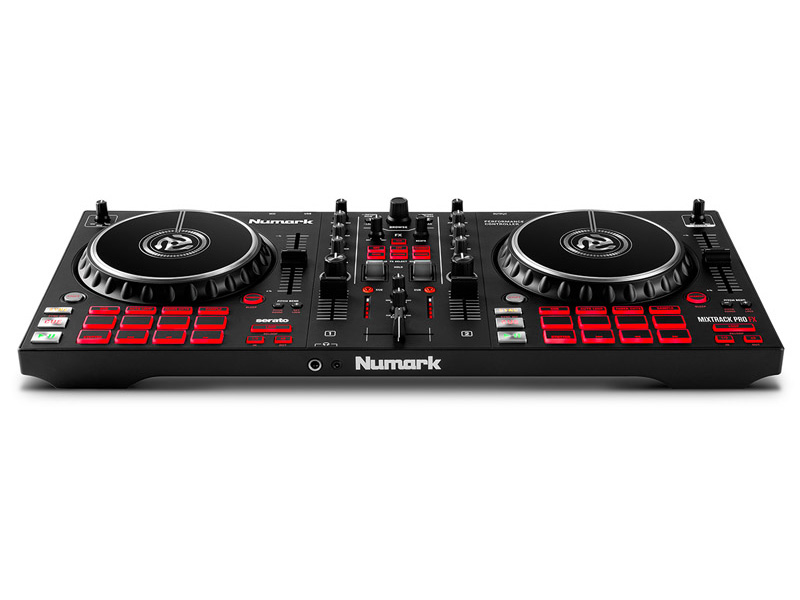 B&agrave;n DJ Numark Mixtrack Pro FX