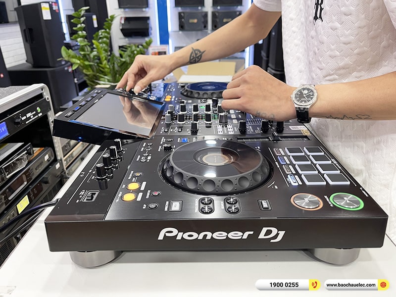B&agrave;n DJ Pioneer XDJ-RX3