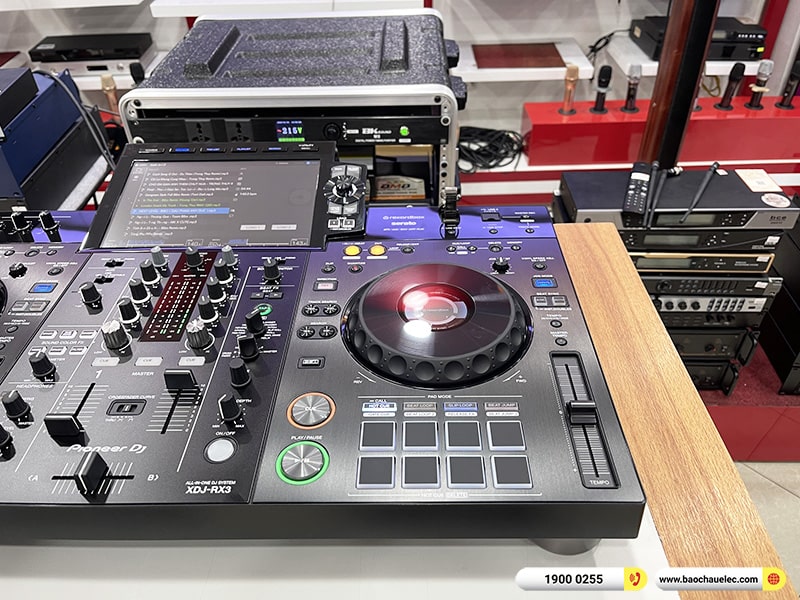 B&agrave;n DJ Pioneer XDJ-RX3
